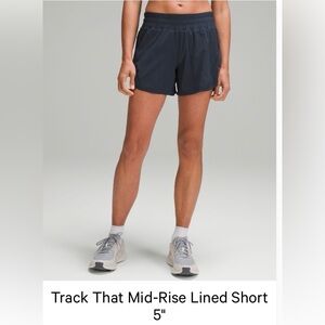 Navy lululemon athletica - Track That Mid-Rise 5 in Lined Shorts